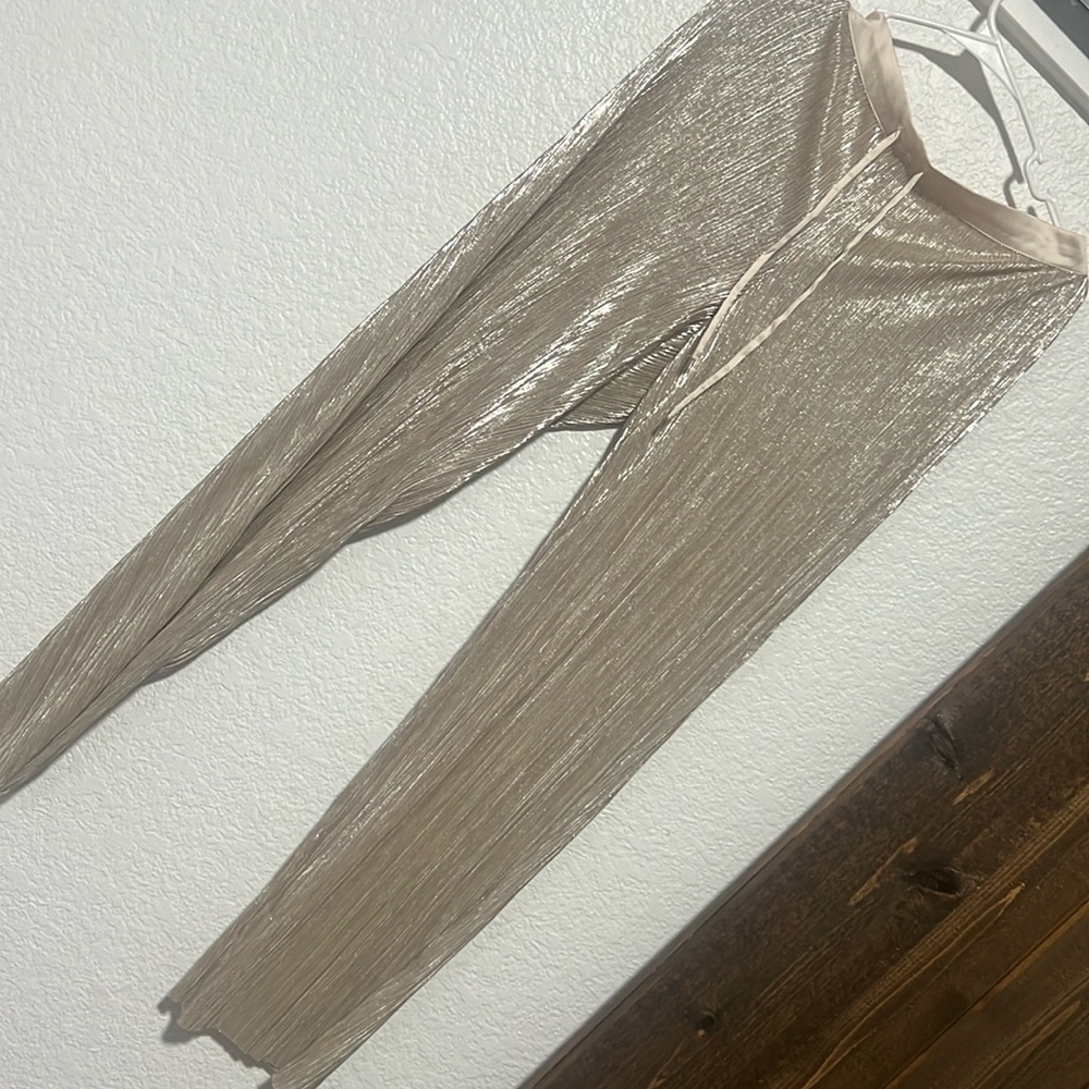 Victoria secret bull up pleated gold pants, size M